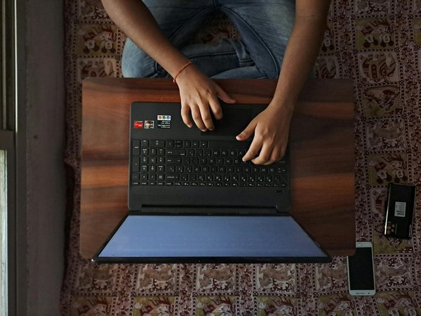 What are the best ways to incorporate vintage style into UK interiors?